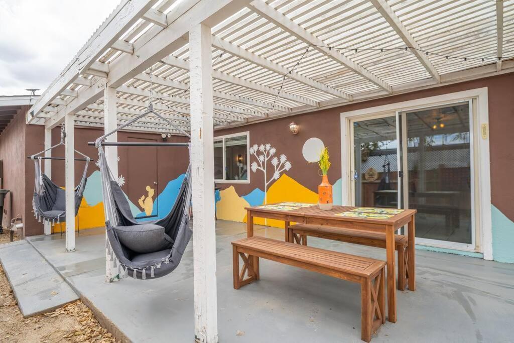 Palm Vista Retreat *Hot Tub/Cowboy Pool/Hammocks* Villa Joshua Tree Eksteriør bilde
