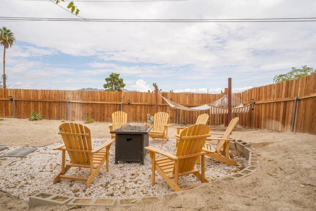 Palm Vista Retreat *Hot Tub/Cowboy Pool/Hammocks* Villa Joshua Tree Eksteriør bilde